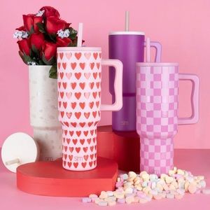 SIMPLY MODERN HEARTS 40oz TREK. Valentines Day 2024 Limited Edition!!